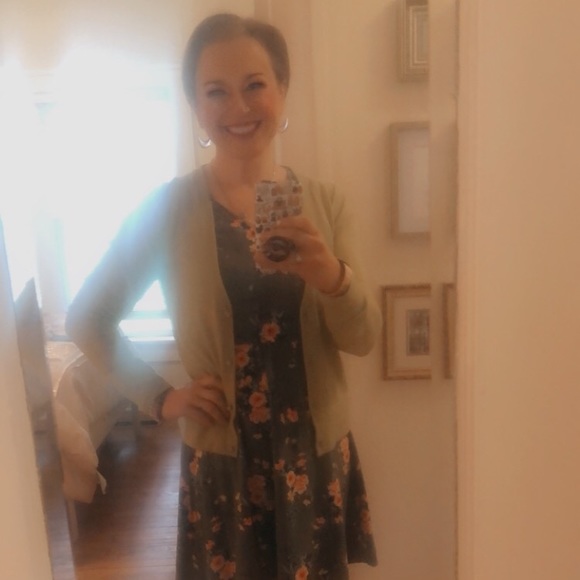 Meet your Posher, Emily - Picture 2 of 6